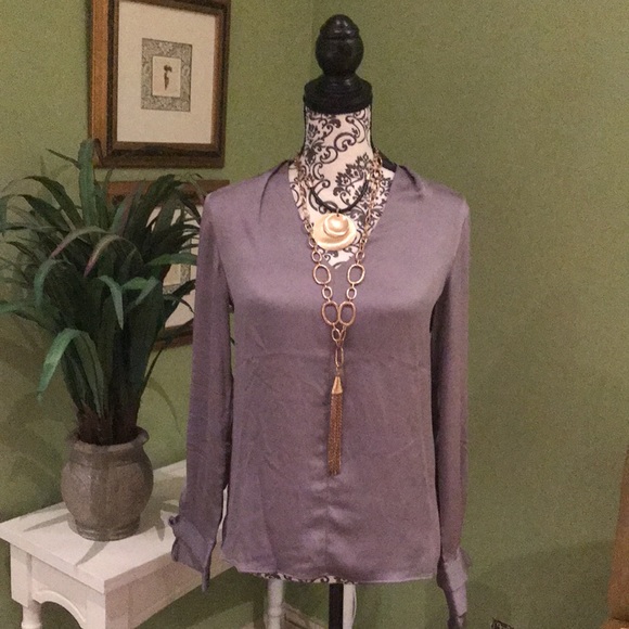 Banana republic blouse with tie sleeves - Picture 3 of 8